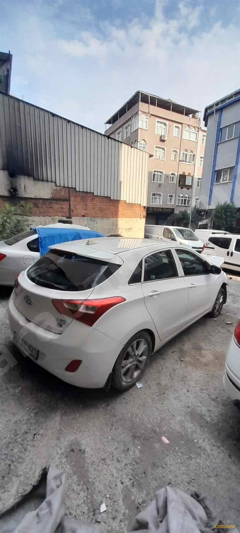 Galeriden Hyundai i30 2012 Model İstanbul 185 000 km Beyaz 20834208