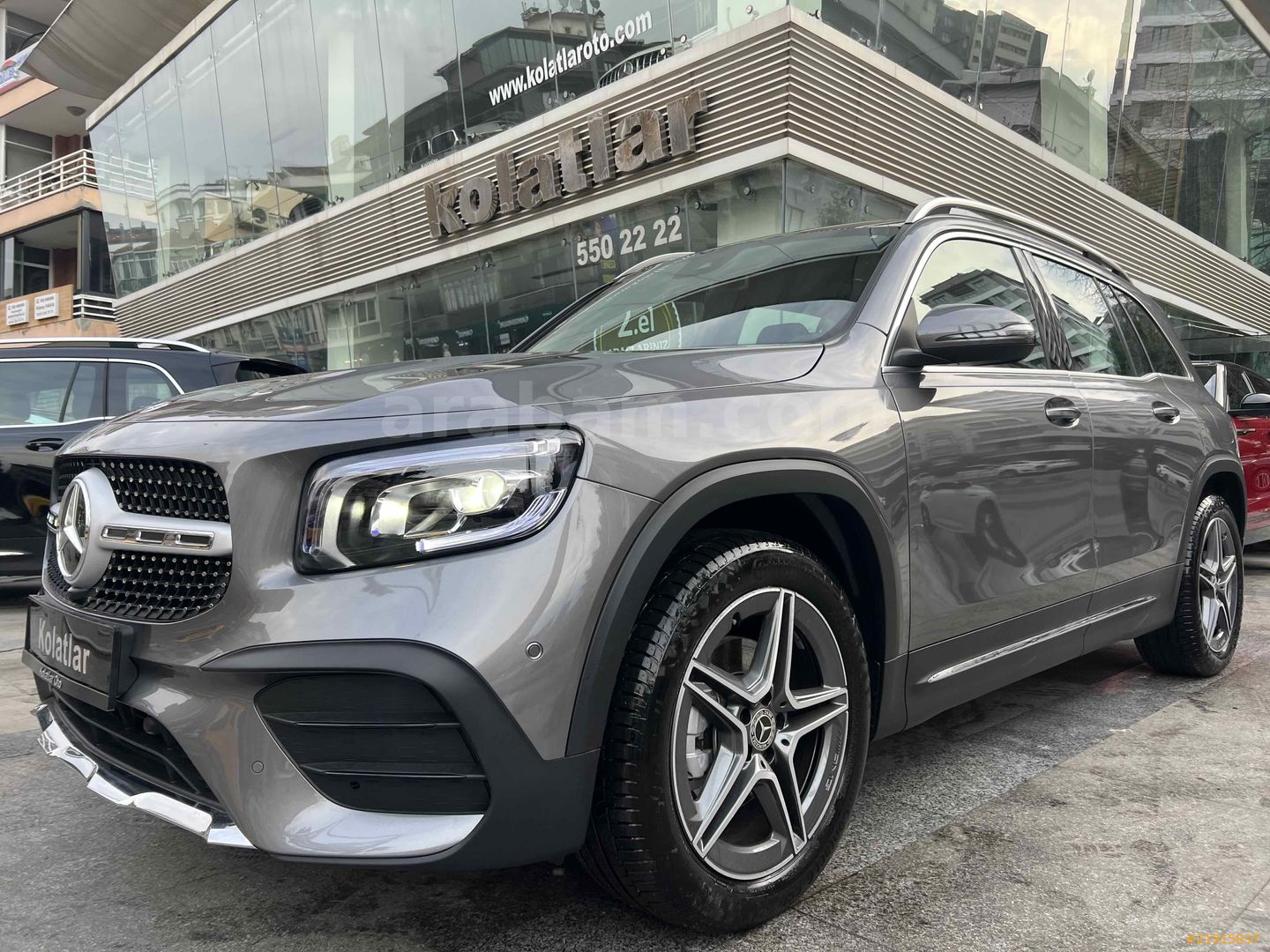 Galeriden Mercedes Benz GLB 200 AMG 2022 Model İstanbul 6 001 km Gri