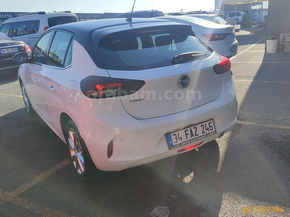 Galeriden Opel Corsa 1 2 Elegance 2022 Model İstanbul 47 000 km Beyaz