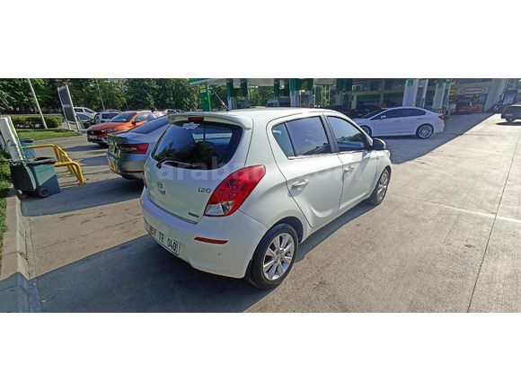 SAHİBİNDEN 2012 i20 CRDİ FULL + EKSTRALAR