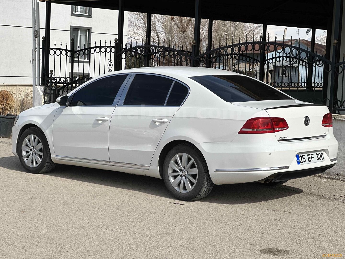 Sahibinden Volkswagen Passat 1.6 TDi BlueMotion Comfortline 2013 Model İzmir 228.000 km Beyaz 4