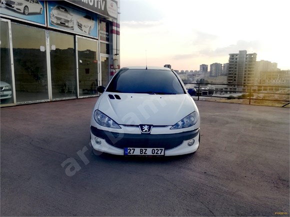 Galeriden Peugeot 206 1 4 Hdi X Line 2004 Model Gaziantep 202 154 Km Beyaz 15426123 Arabam Com