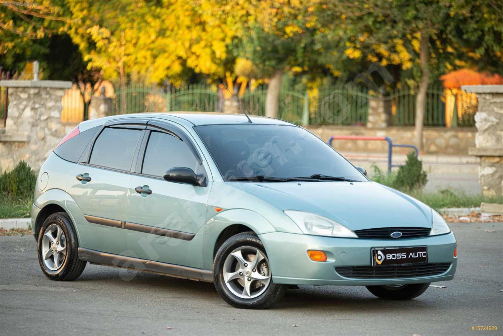 Galeriden Ford Focus 1.6 Ambiente 2000 Model İzmir 250.000