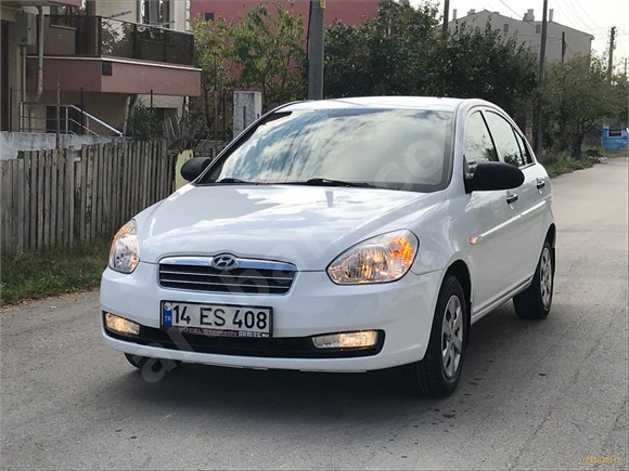 2011 MODEL HYUNDAİ ACCENT ERA 1.5 CRDİ OTOMATİK HATASIZ,DEĞİŞENSİZ..