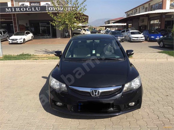 Galeriden Honda Civic 1.6 i-VTEC Premium 2011 Model Aydın MAKYAJLI KASA VSA OTOMATİK VİTES