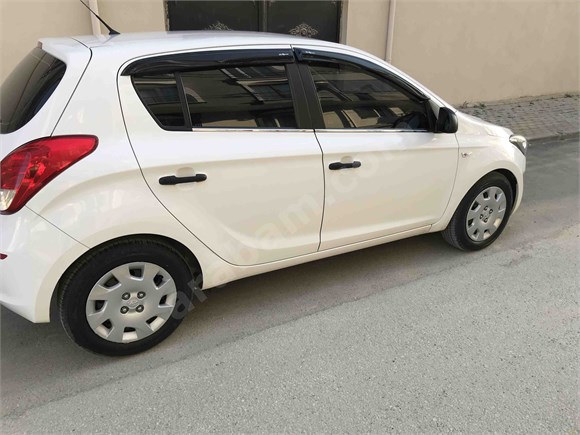 Sahibinden Hyundai I20 1 4 Crdi Jump 2014 Model Bursa 88 000 Km 15942068 Arabam Com