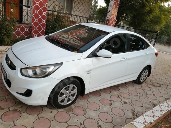Galeriden Hyundai Accent Blue 1 6 Crdi Biz 2013 Model Antalya 199 000 Km Beyaz 15944325 Arabam Com