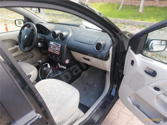 Sahibinden Ford Fiesta 1.4 Comfort 2004 Model