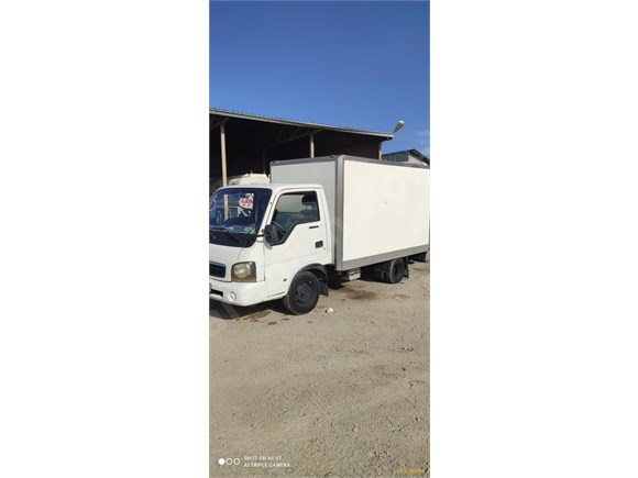 Galeriden Kia Bongo K2500 Dlx 2004 Model Van 173 000 Km Beyaz 15945856 Arabam Com