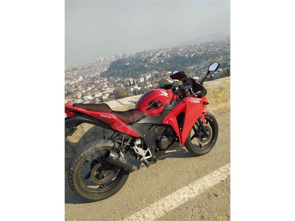 Talatpasa Mahallesi Icindeki Honda Cbr 125 R Orjinal Full Ta