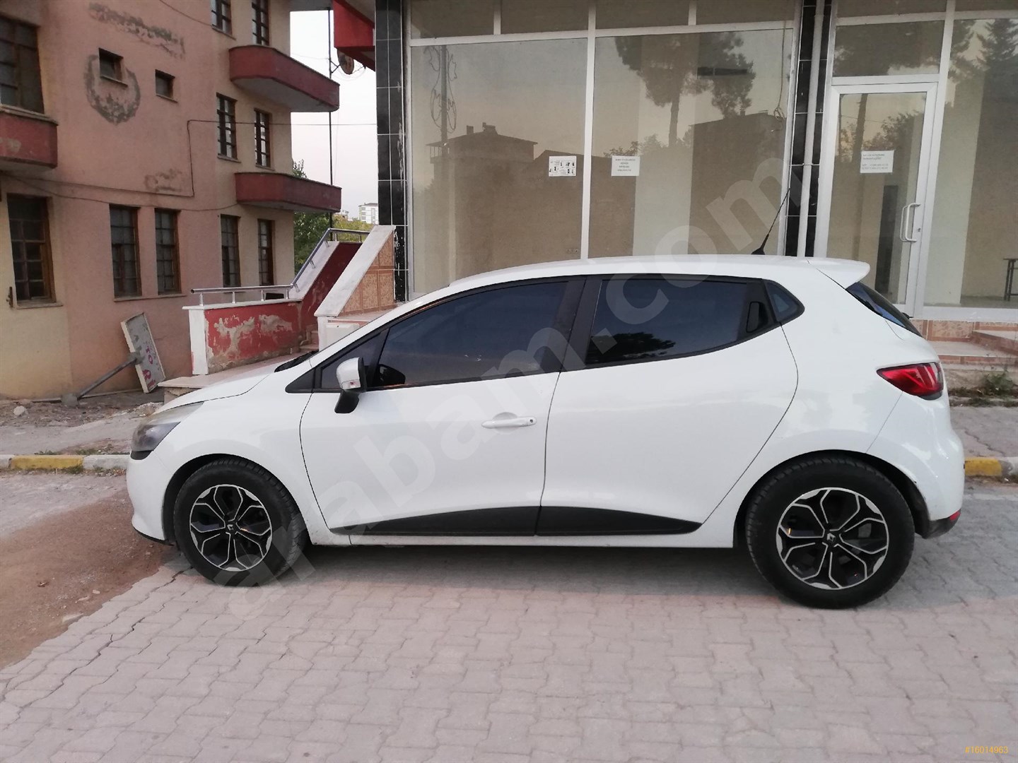 Sahibinden Renault Clio 1.2 Joy 2013 Model Batman 90.000 km
