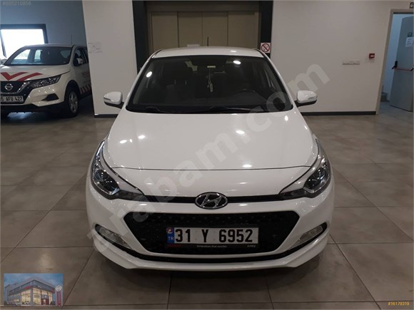 Galeriden Hyundai I20 1 4 Crdi Style 2015 Model Izmir 68 253 Km Beyaz 16179319 Arabam Com