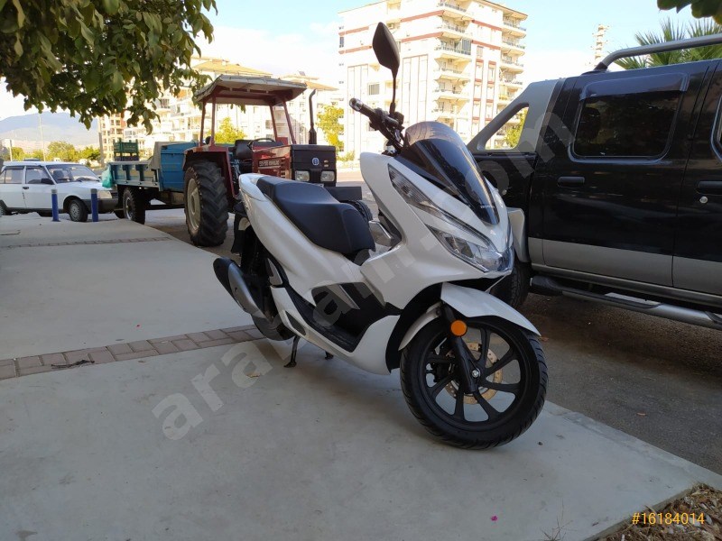 Sahibinden Honda Pcx 125 2018 Model Izmir 10 000 Km Beyaz 16184014 Arabam Com