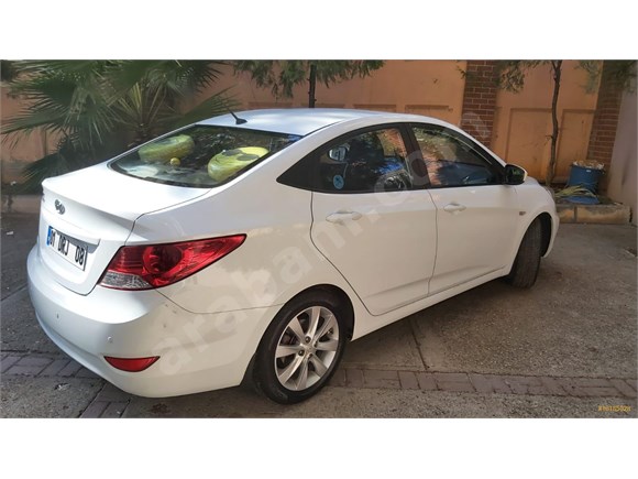 Sahibinden Hyundai Accent Blue 1 4 Cvvt Mode Plus 2015 Model Adana 124 245 Km Beyaz 16185028 Arabam Com