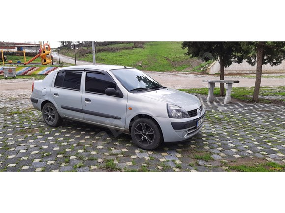 Renault Clio 1.4 Authentique 2004 Model