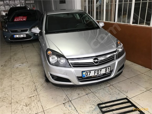 Galeriden 2012 Opel Astra 1.6 Essentia 73.000 km’da HATASIZ - BOYASIZ - DEĞİŞENSİZ