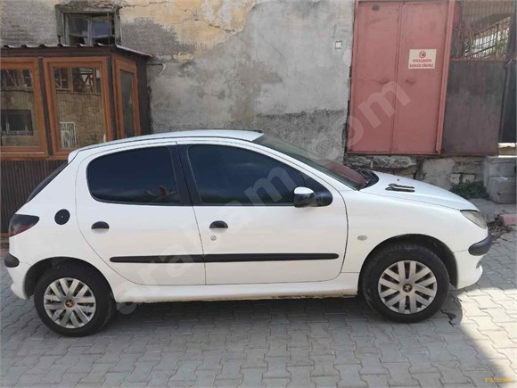 Sahibinden Peugeot 206 1 6 Xt 2000 Model Osmaniye 151 000 Km 16555596 Arabam Com