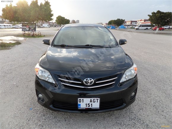 ÖZDEMİRDEN 2011 TOYOTA COROLLA ELAGANT DÜZ VİTES DİZEL ORJİNAL..