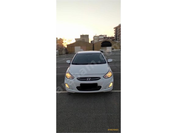 sıfırdan Tek Farkı Göstergesindeki Kilometresi Sahibinden Hyundai Accent Blue 1.4 D-CVVT Mode Plus 2015 Model