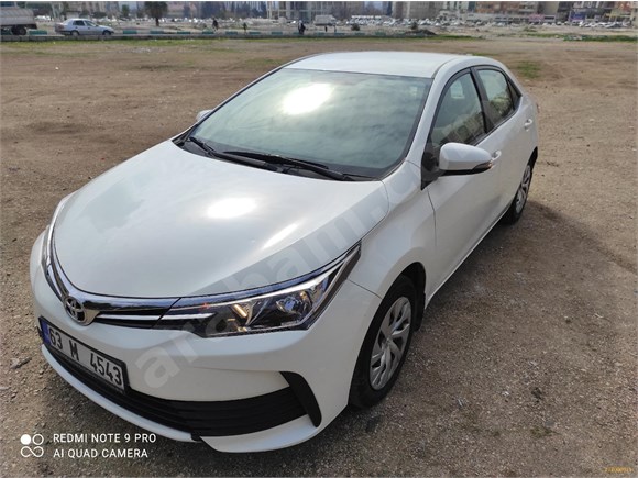 HATASIZ BOYASIZ TRAMERSİZ YİRMİ BİNDEToyota Corolla 1.33 Life 2017 Model Şanlıurfa