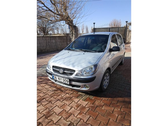 Fiyatı düştü. Sahibinden Hyundai Getz 1.4 DOHC Start 2010 Model 71500 km de Muayenesi yeni