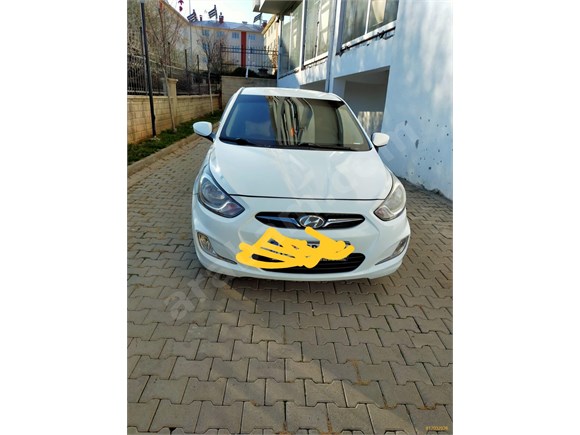 Sahibinden Hyundai Accent Blue 1.4 CVVT Mode Plus 2014 Model