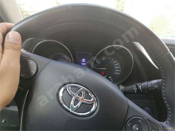 Sahibinden Toyota Auris 1.8 Hybrid Advance 2017 Model