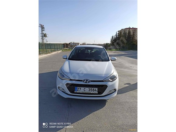 Öğretmenden hatasız boyasız masrafsız Hyundai i20 1.4 MPI Style 2016 Model