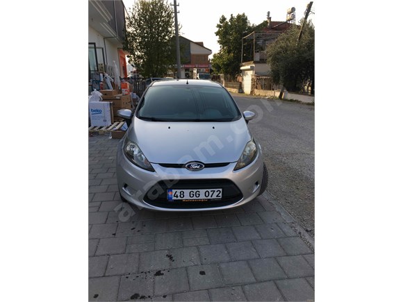 Hatasız Boyasız Tramersiz Düşük Km (80.000) Ford Fiesta İsteyenlere 1.25 Trend 2010 Model