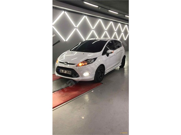 Ford Fiesta 1.4 TDCi titanyum görünümlü Trend 2012 Model