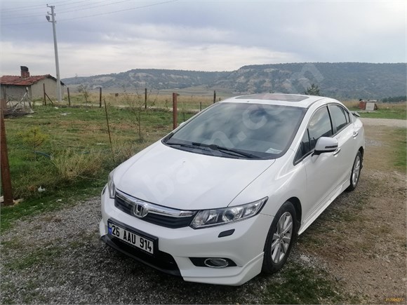 Sahibinden Değişensiz Honda Civic 1.6 i-VTEC ECO Elegance 2013 Model 66500 Km