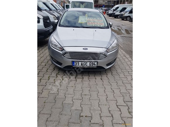 2015 LÜX FORD FOCUS EURO 5 115PS DİZEL 10NUMARA FUL BAKIMLI ARAÇ