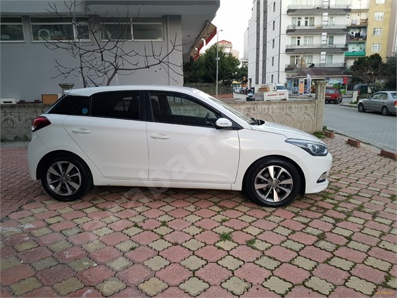 Sahibinden Hyundai i20 1.4 CRDi Style 2016 Model