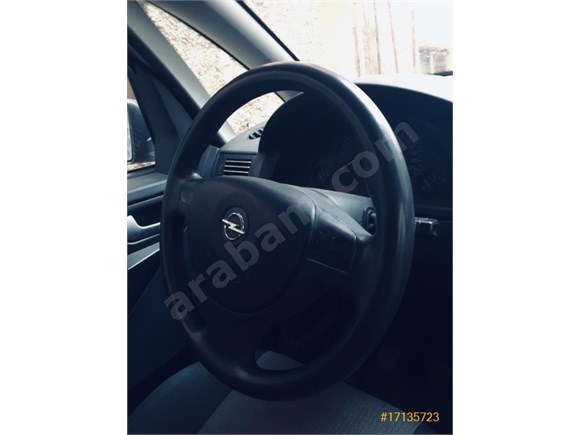 2004 model Opel Meriva Essentia 1.6