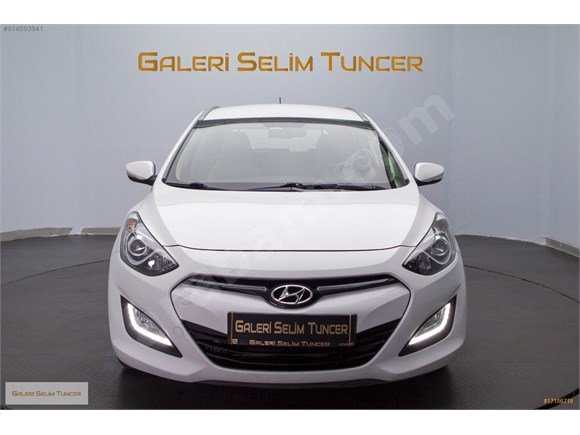 GALERİ SELİM TUNCERDEN 2013 İ30 DİZEL 70.000 KM GENİŞ AİLE ARACI