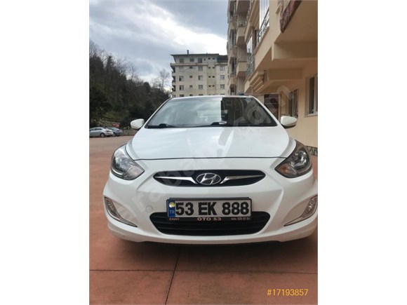 Sahibinden Hyundai Accent Blue 1.4 CVVT Mode Plus 2012 Model