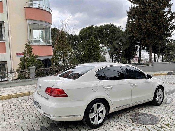 Sahibinden Volkswagen Passat 1.6 TDi BlueMotion Comfortline 2014 Model 140.000 km Beyaz renk)