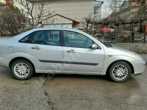 Sahibinden Ford Focus 1.6 Ghia 2000 Model manuel fites