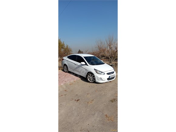 Değişensiz Accent Blue otomatik 1.4 CVVT Mode 2012 Model