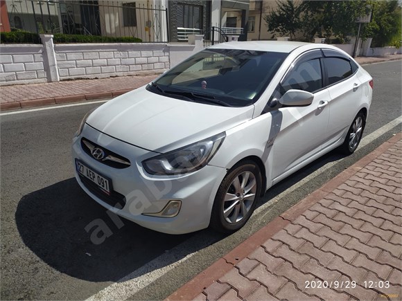 Sahibinden Hyundai Accent Blue 1.6 CRDI Mode Plus 2013 Model