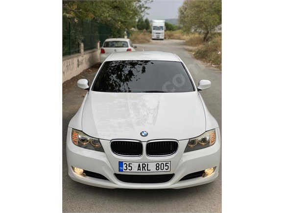 Sahibinden BMW 3 Serisi 320d Comfort 2011 Model İzmir Emsalsiz Temizlikte
