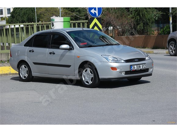 TEMİZ FORD FOCUS 1.6 2000 MODEL