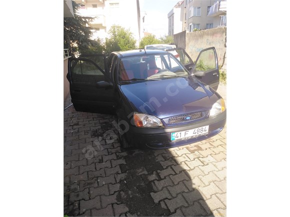 Sahibinden Ford Fiesta 1.25 Flair 2000 Model