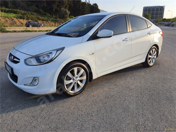 Sahibinden Hyundai Accent Blue 1.6 CRDI Mode Plus 2013 Model