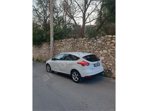 Sahibinden Hatasız Ford Focus 1.6 Ti-VCT Trend X 2015 kasa