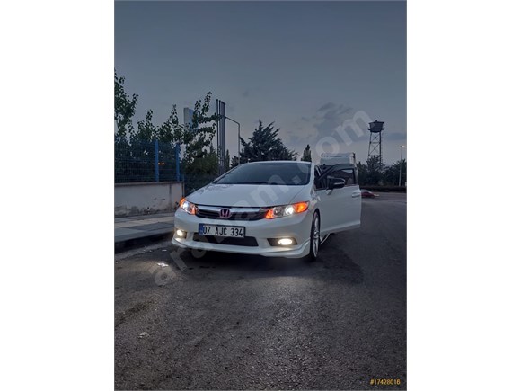 Sahibinden Honda Civic 1.6 i-VTEC Dream 2012 Model