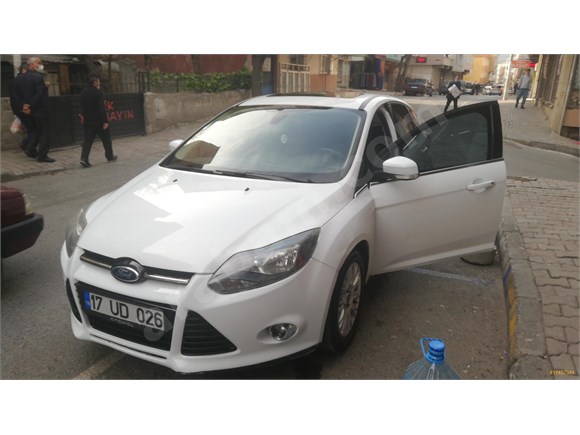 Acillll Sanruf ekranlı teyp Ford Focus 1.6 Ti-VCT Titanium 2012 Model