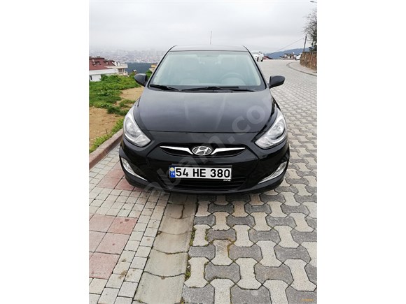 Sahibinden Hyundai Accent Blue 1.6 CRDI Mode 2012 Model