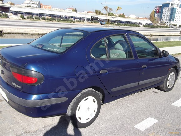 sahibinden renault megane 1 6 rte 1999 model canakkale 131 600 km mavi 17521664 arabam com