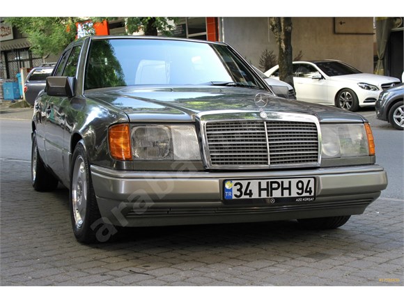 1990 Model W124 Mercedes - Benz 200 E